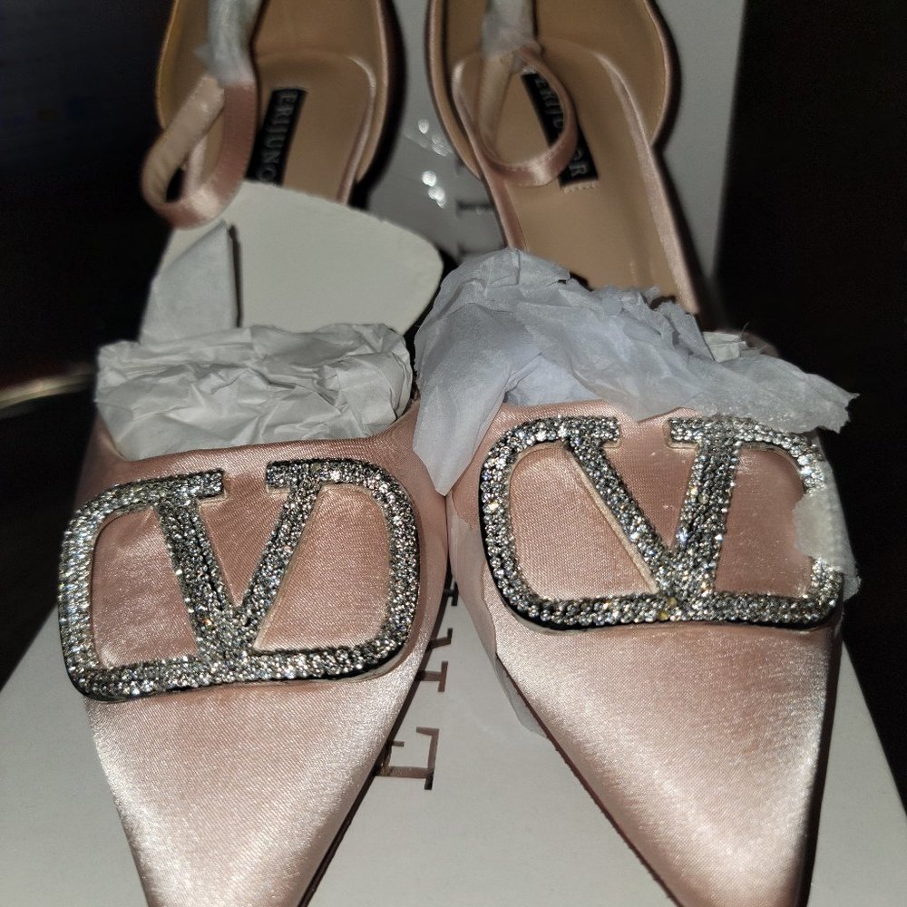 ERIJUNOR Women Mid Heel Pumps With Rhinestone Brooch And Ankle Strap Satin
